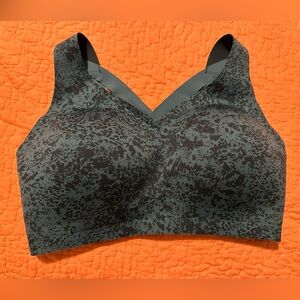 Lululemon Enlite Black and Gray Sports Bra 36E